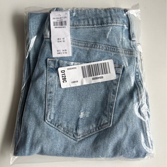 Hollister-Curvy High-Rise Ripped Mom Jeans-Light Medium Ripped Wash-00R/24W. NWT - Picture 2 of 12